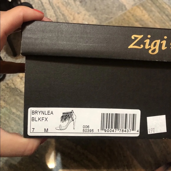 ZIGI SoHo Women “BRYNLEA” black feather & rhinestone detailed heels size 7 NIB! - Picture 3 of 12